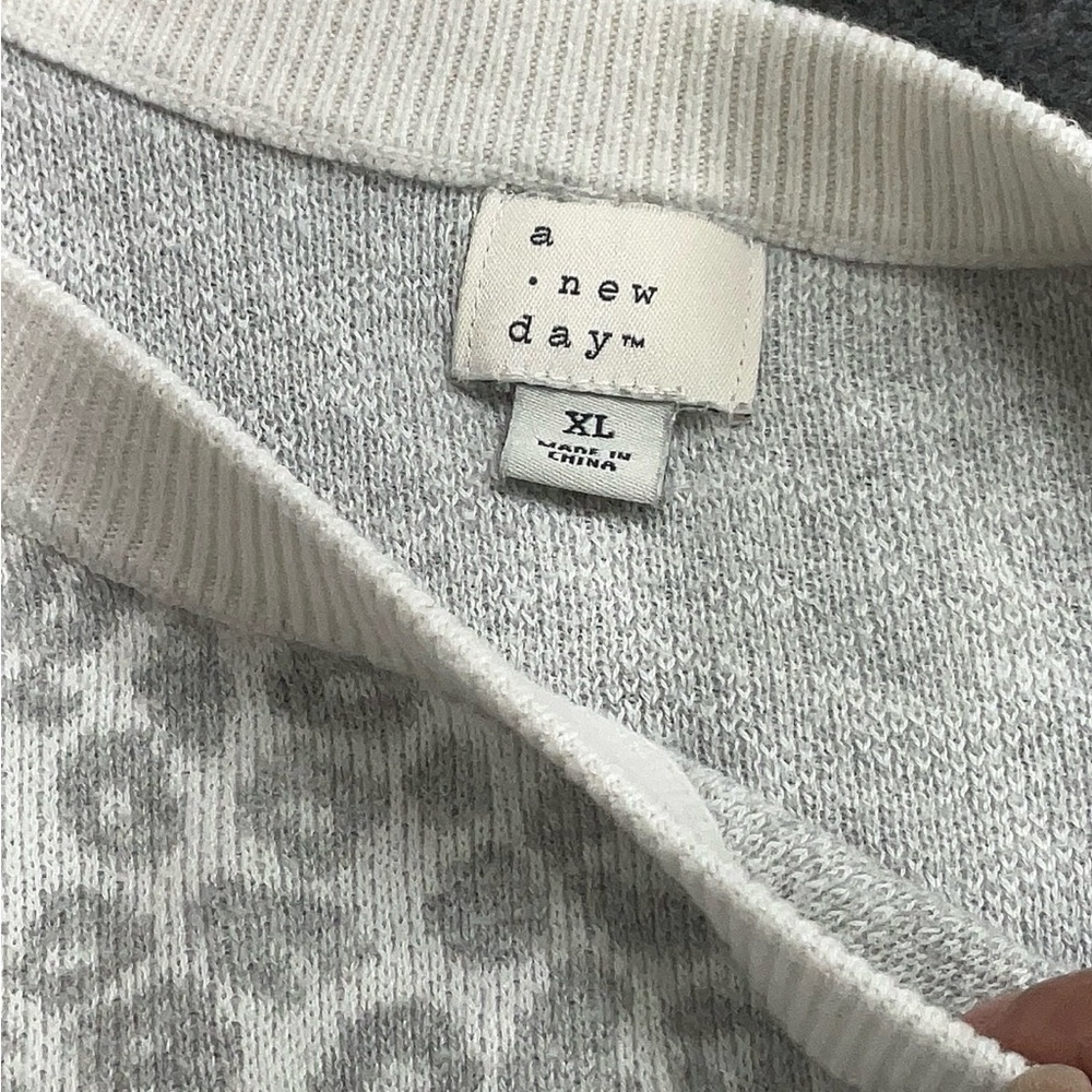 Leopard Print Gray Sweater - Picture 3 of 4